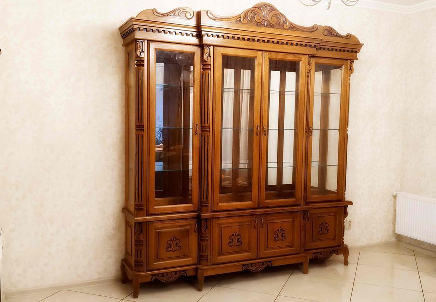Витрина "Monro" 4-х дверная из массива дерева дуб 987 фото